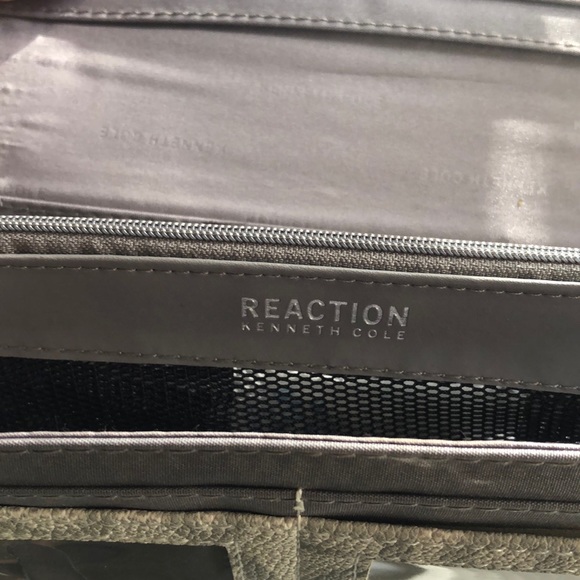 *SOLD on Ebay* Kenneth Cole Reaction Wallet - Picture 6 of 8